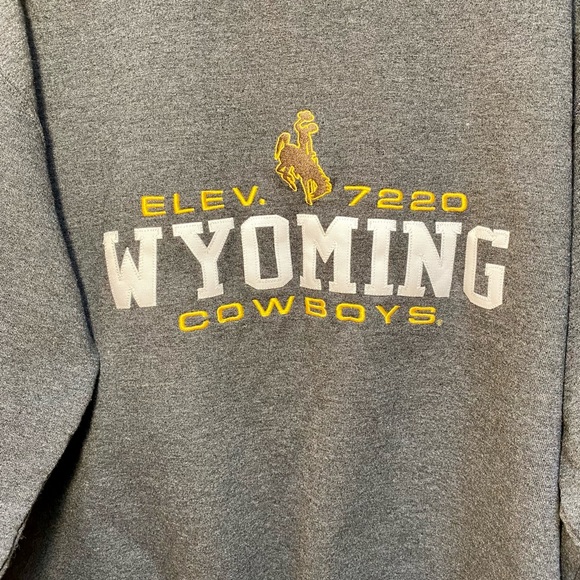 Vintage University of Wyoming Cowboys Crewneck Men’s Medium Pullover Sweatshirt - Picture 2 of 9